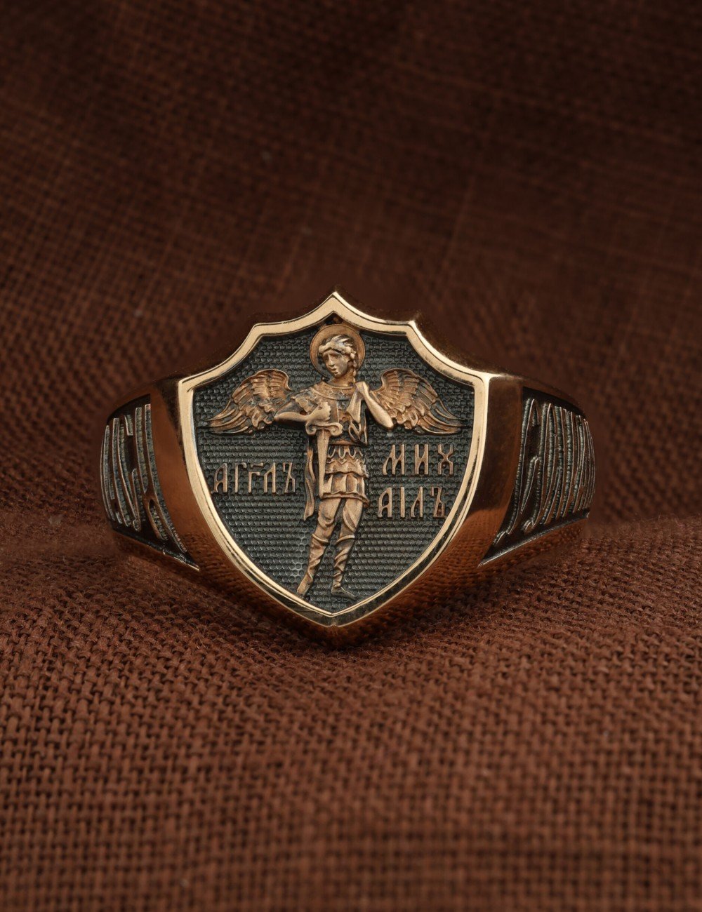 Кольцо из золота