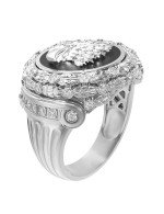 Кольцо из белого золота c бриллиантами и ониксом