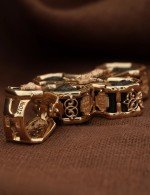 Крест из золота c эбеновым деревом