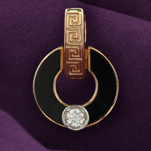 Подвеска из красного золота 585 пробы c бриллиантами и ониксом