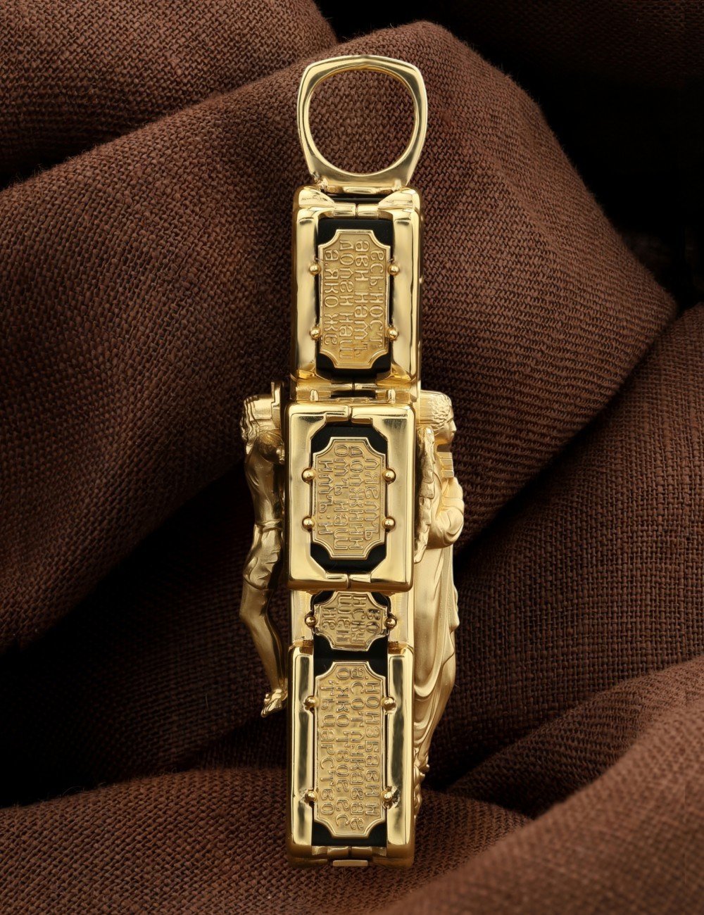 Крест из лимонного золота c эбеновым деревом