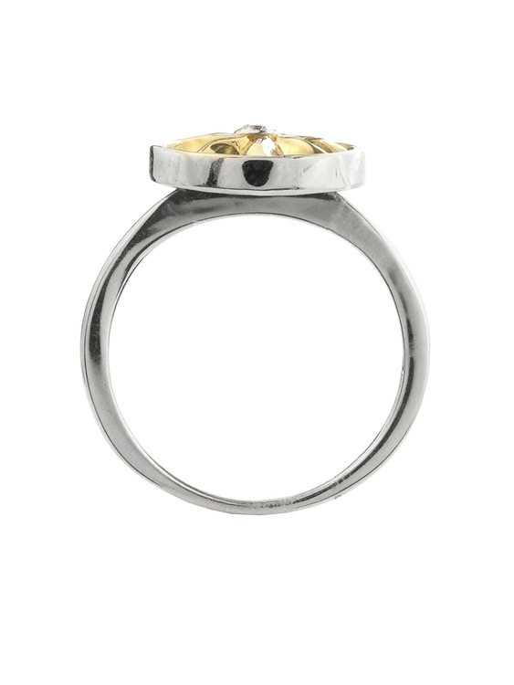 Кольцо из белого золота 585 пробы c бриллиантами и перламутром