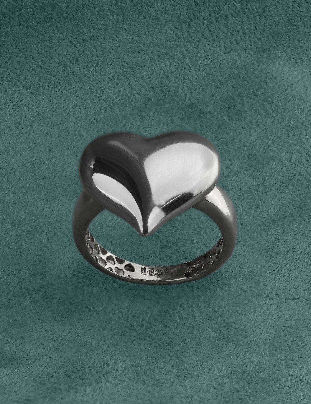 Кольцо из белого золота