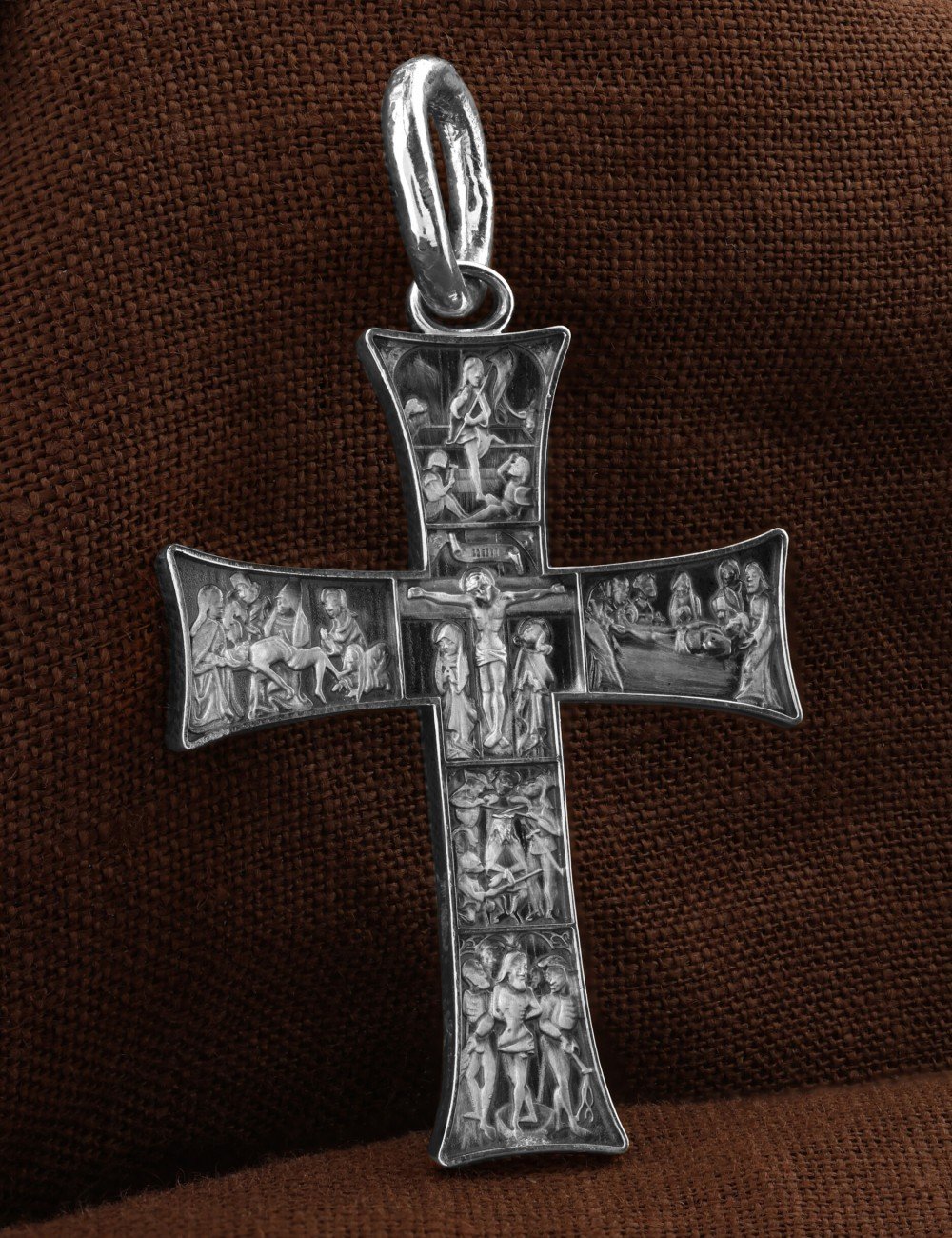 Крест из белого золота