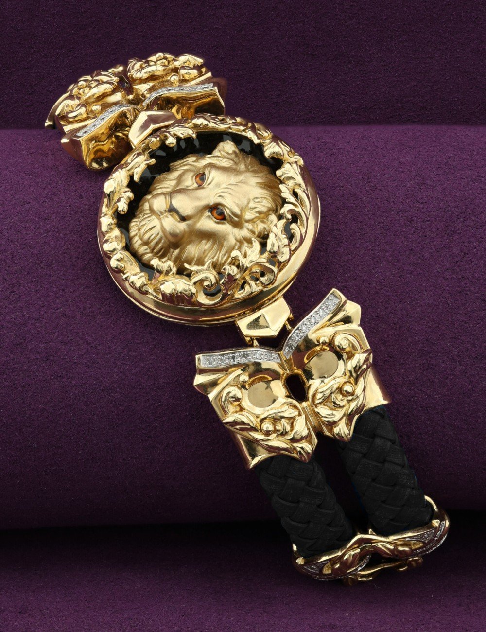 Браслет из лимонного золота c эмалью, бриллиантами, шнурком и ониксом