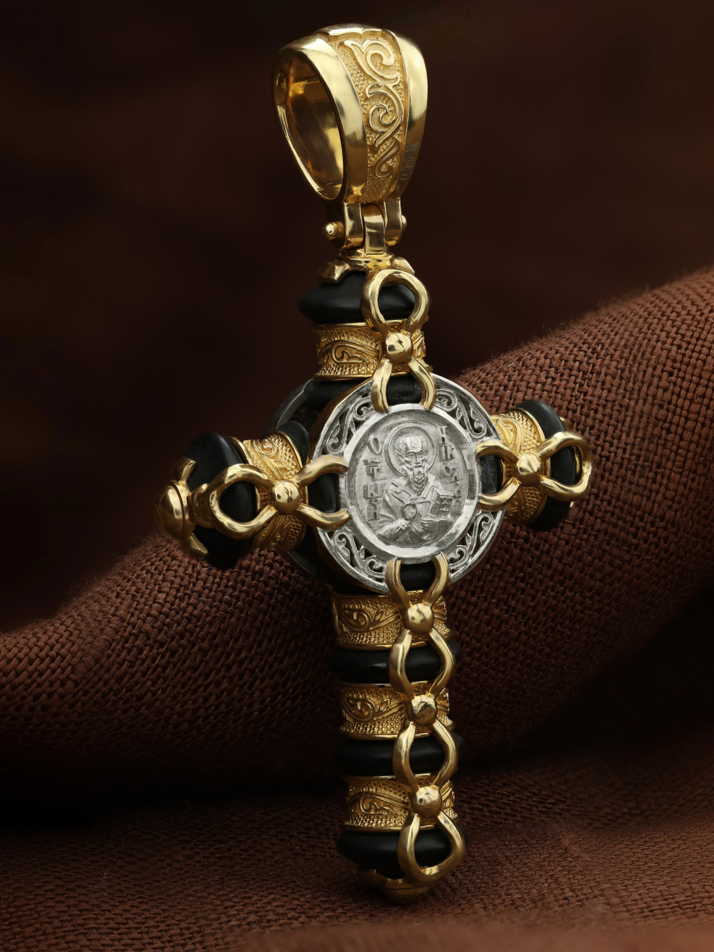 Крест из лимонного золота 585 пробы c ониксом