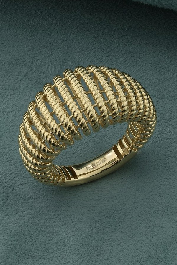 Кольцо из лимонного золота