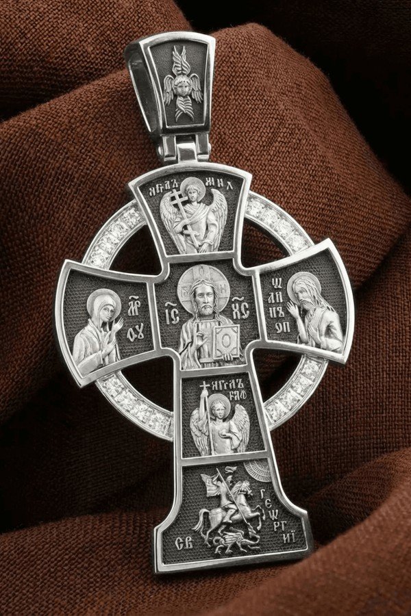 Крест из белого золота c бриллиантами