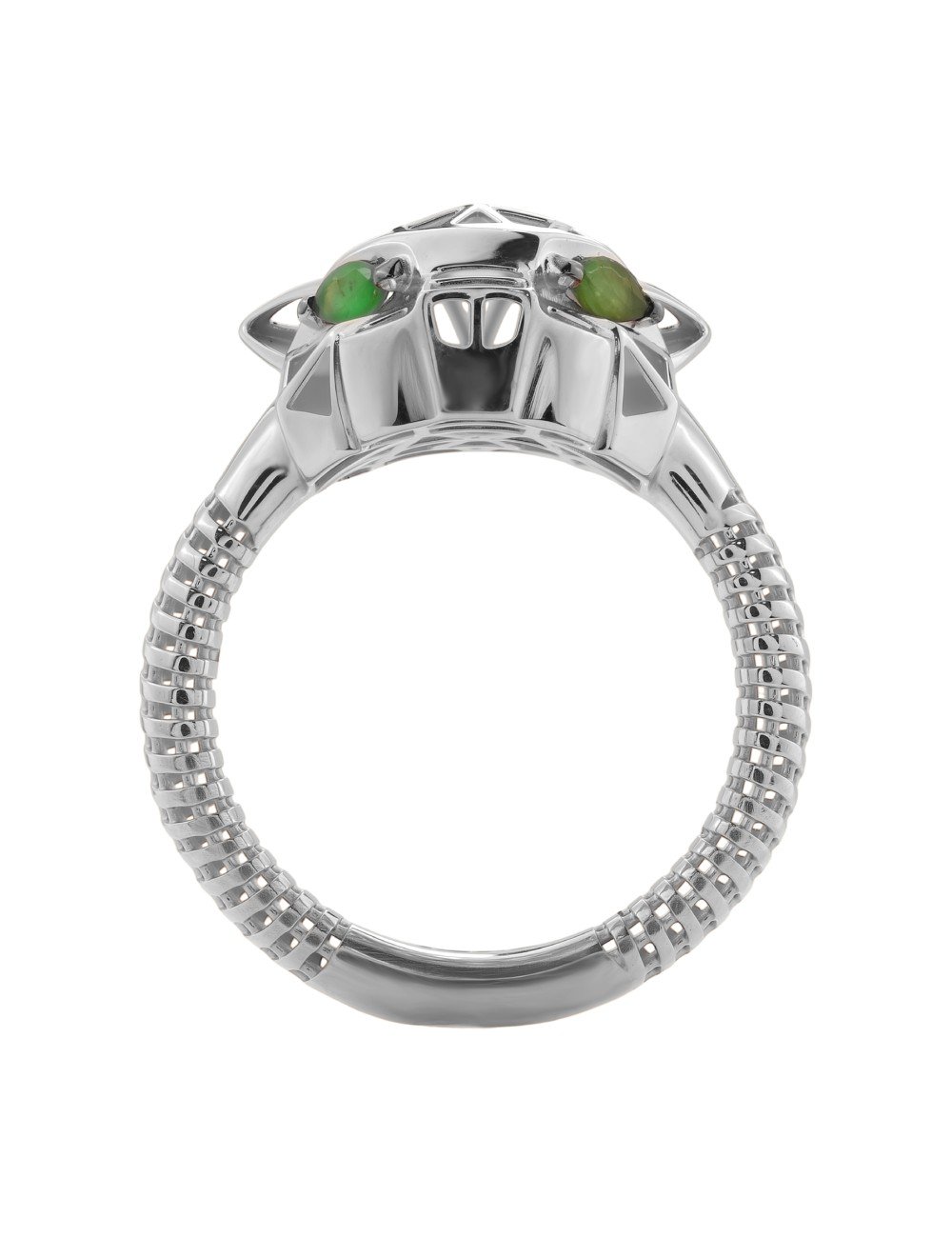 Кольцо из белого золота c изумрудом