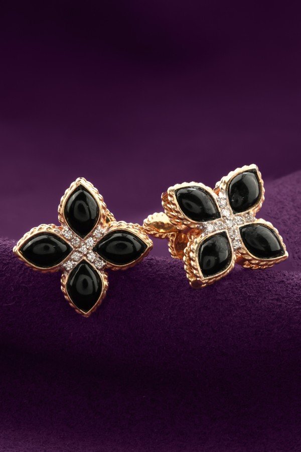 Серьги из золота c бриллиантами и ониксом