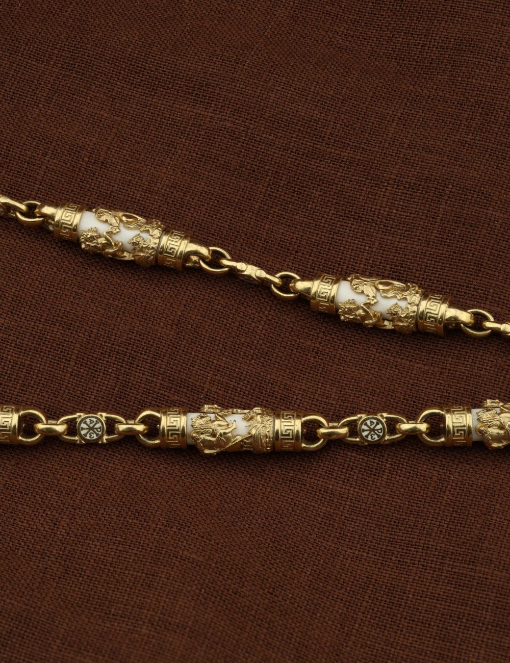 Цепь из лимонного золота c эмалью и бивнем мамонта