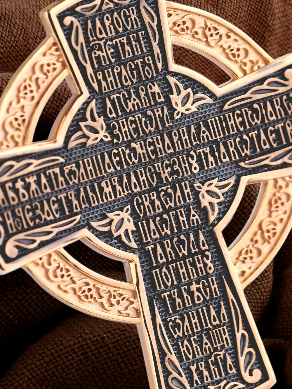 Крест из красного золота 585 пробы