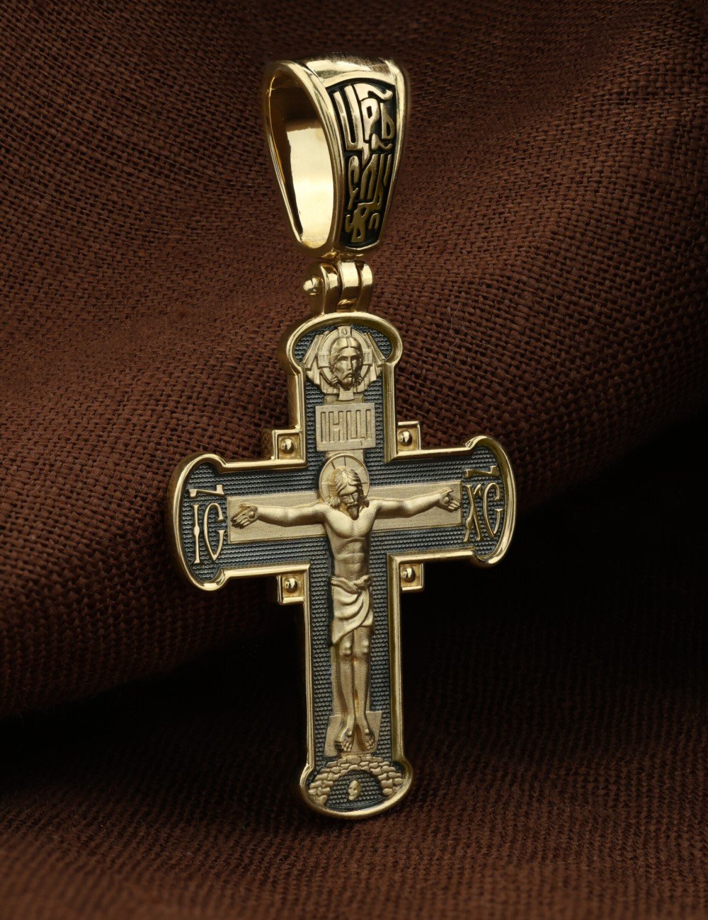 Крест из лимонного золота