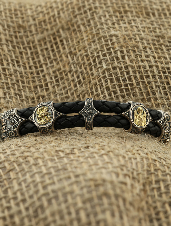 Браслет из серебра 925 пробы и золота 750 пробы c кожаным шнурком