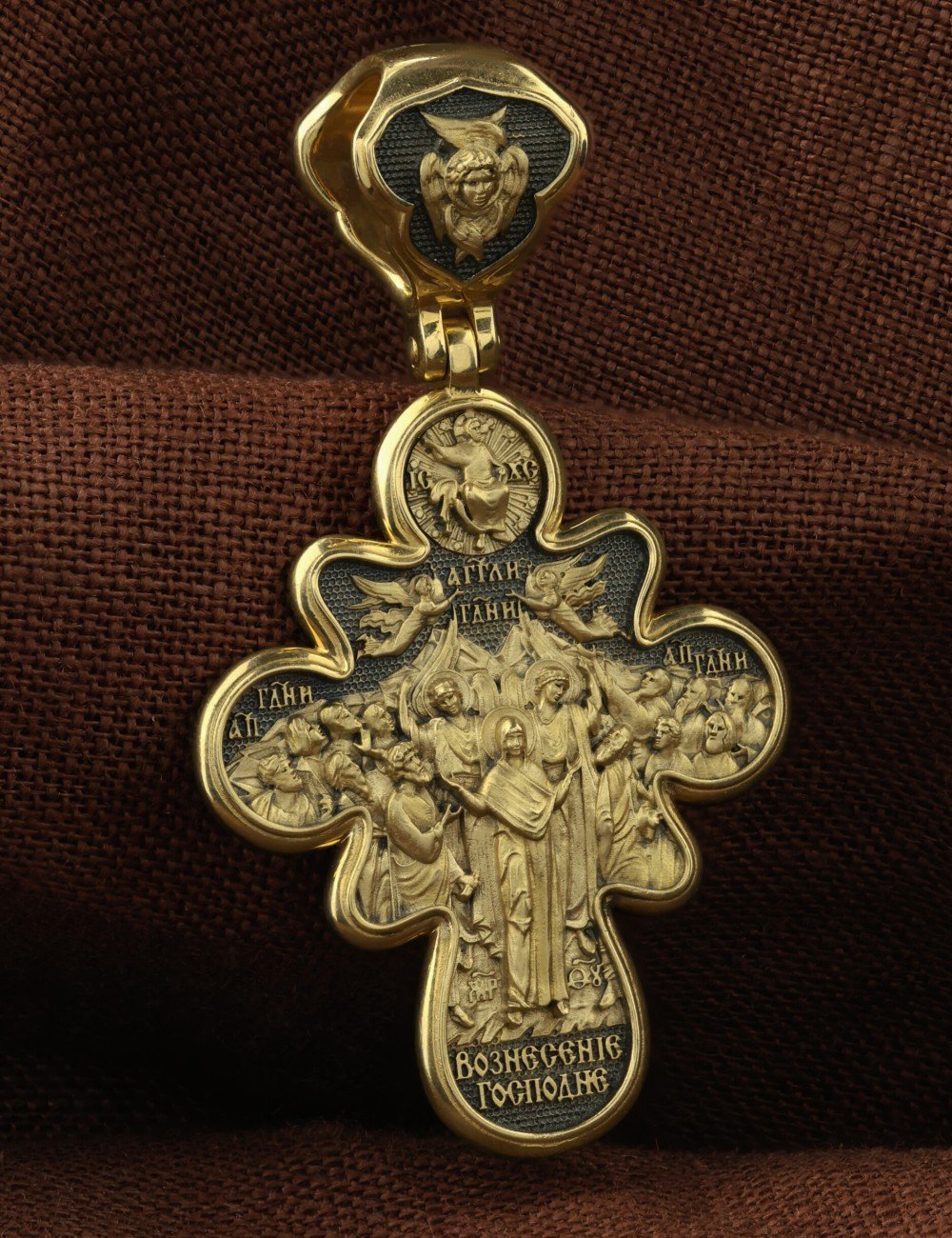 Крест из лимонного золота