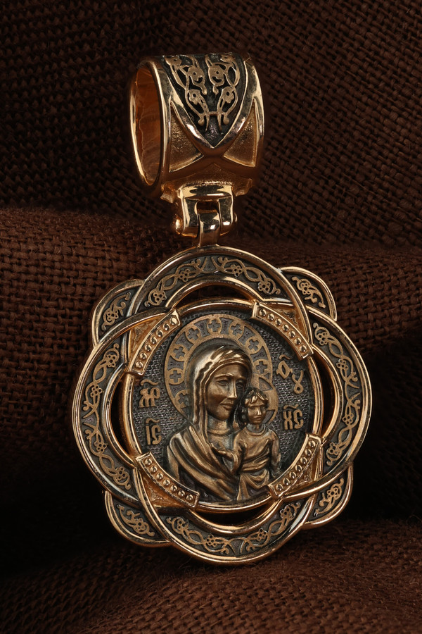 Нательная икона из красного золота 585 пробы