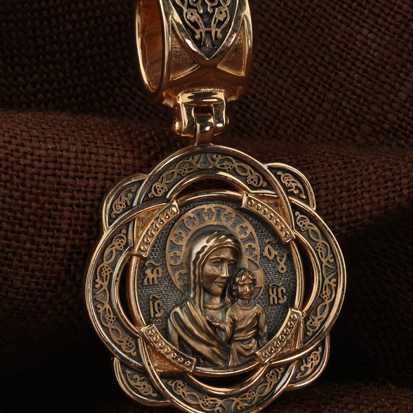 Нательная икона из красного золота 585 пробы