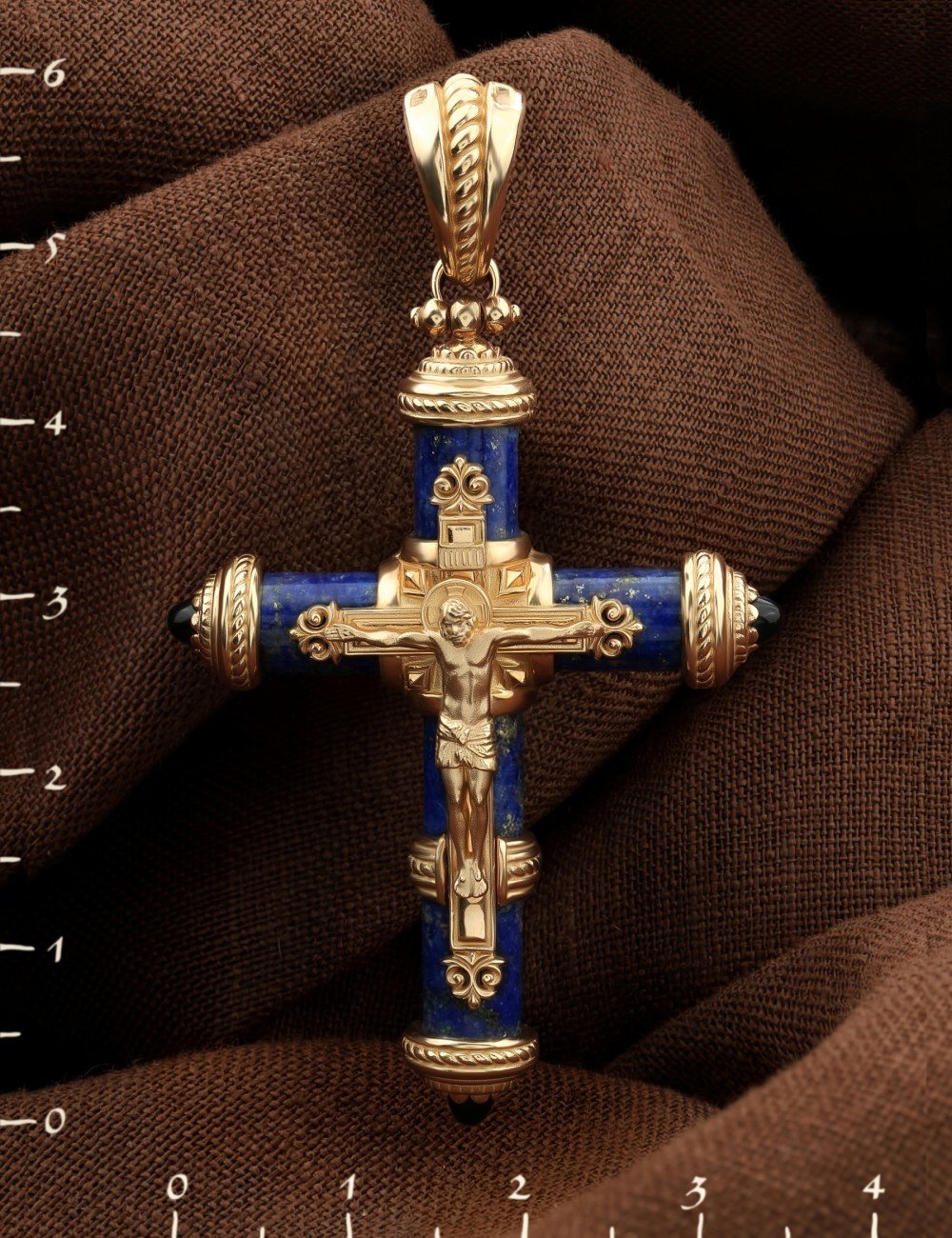 Крест из золота c ониксом и лазуритом