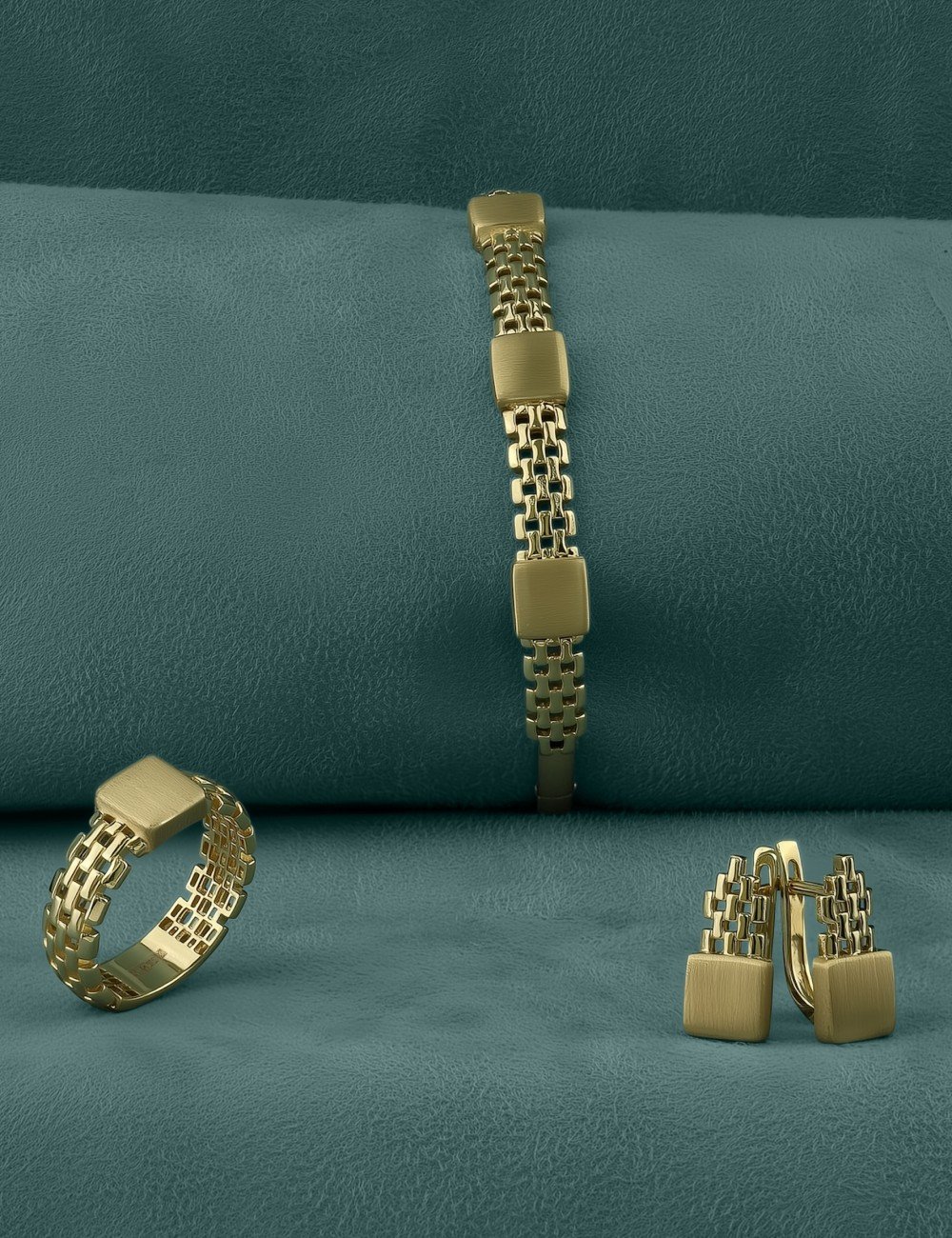 Серьги из лимонного золота