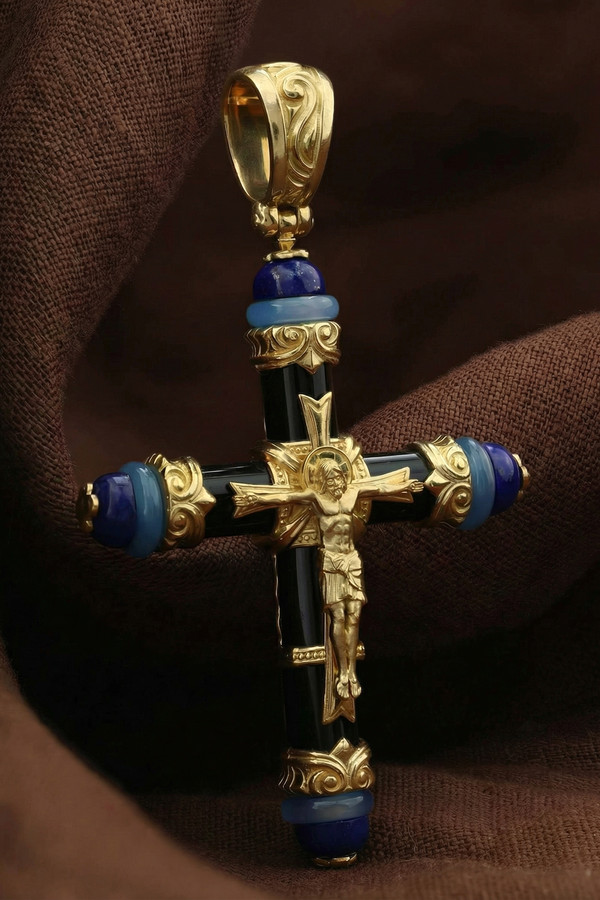 Крест из лимонного золота 585 пробы c ониксом, агатом и лазуритом