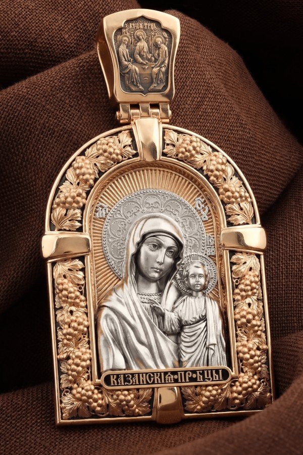 Образок из золота c эмалью