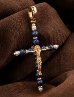 Крест из золота c жемчугом и лазуритом