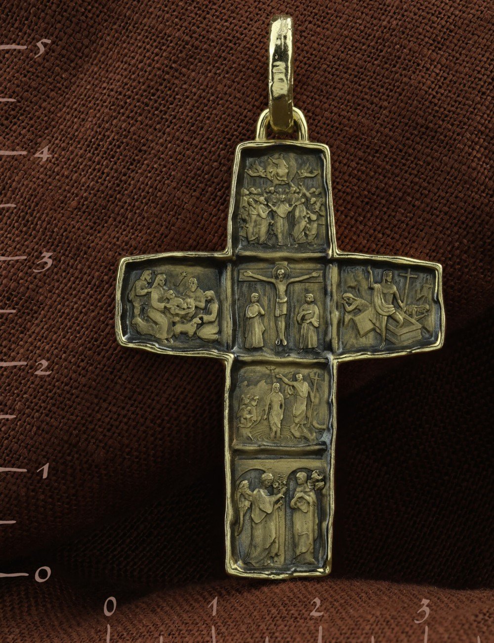 Крест из зелёного золота