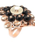 Кольцо из золота c ониксом и перламутром