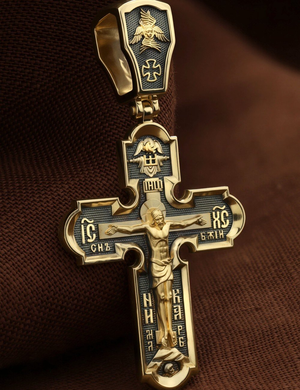 Крест из лимонного золота