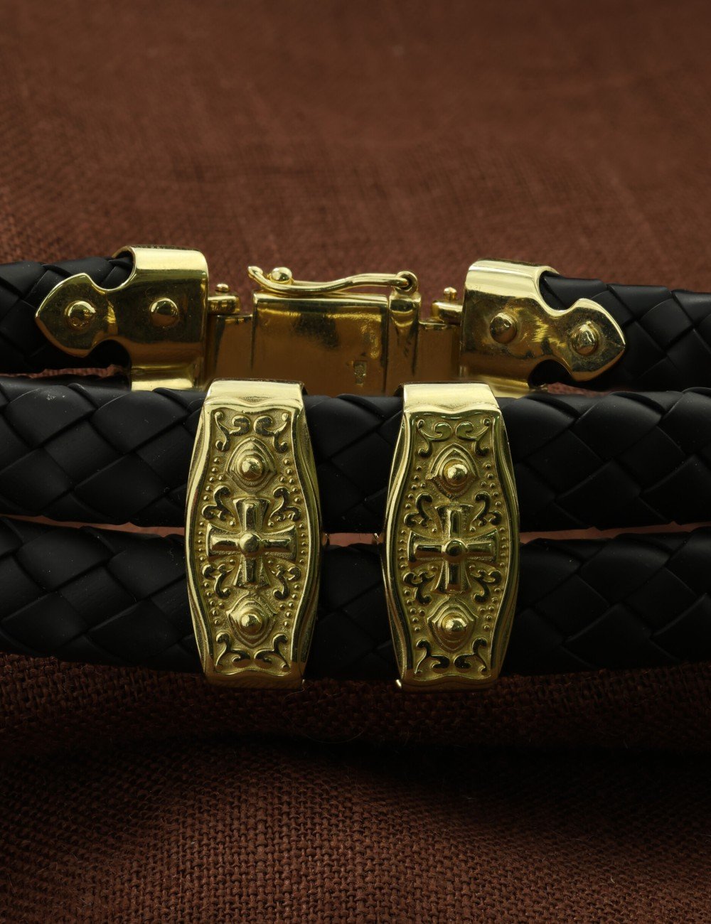 Браслет из лимонного золота c шнурком