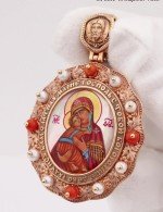 Образок из золота 585 пробы c эмалью, жемчугом, кораллом и перламутром