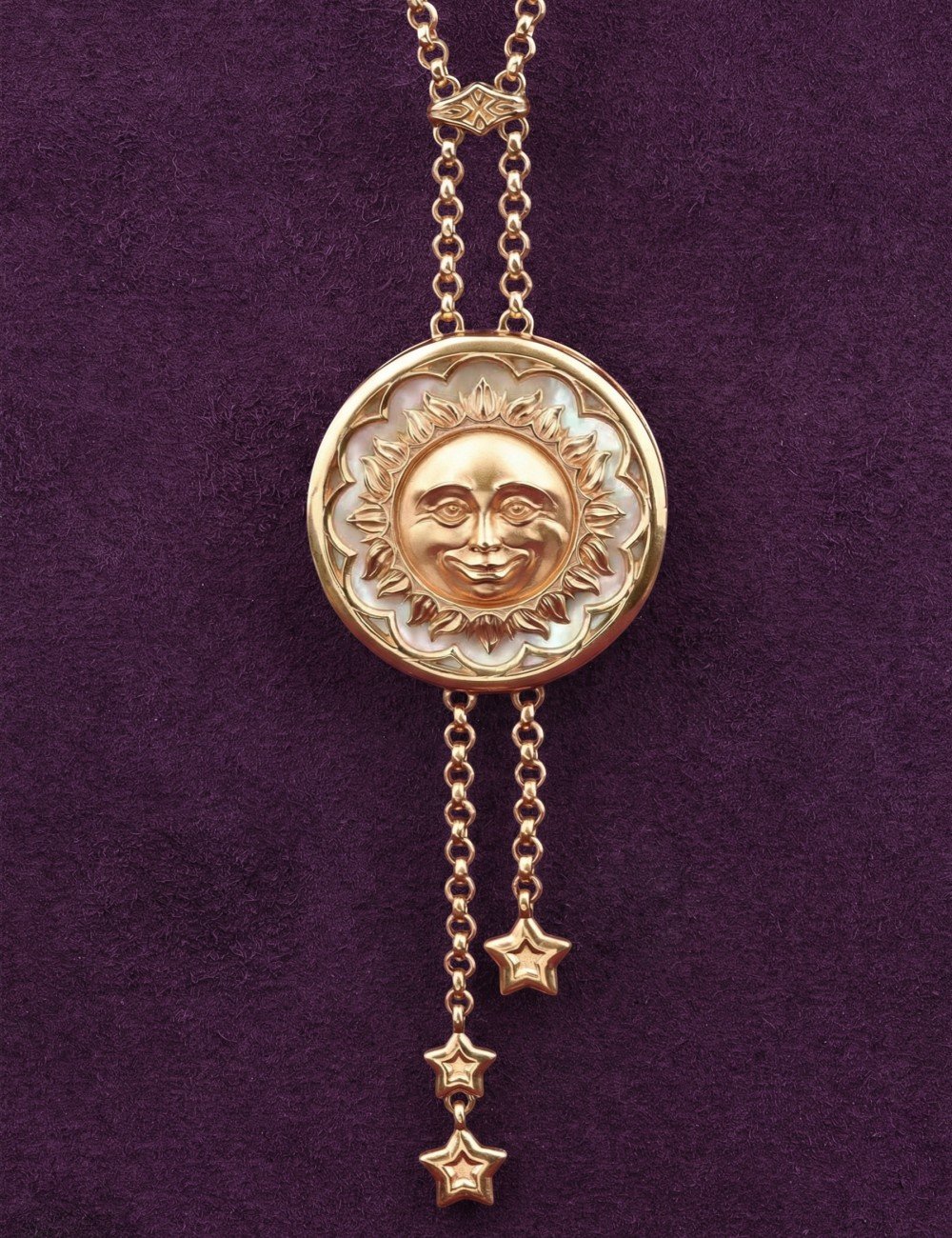 Колье из золота c ониксом и перламутром