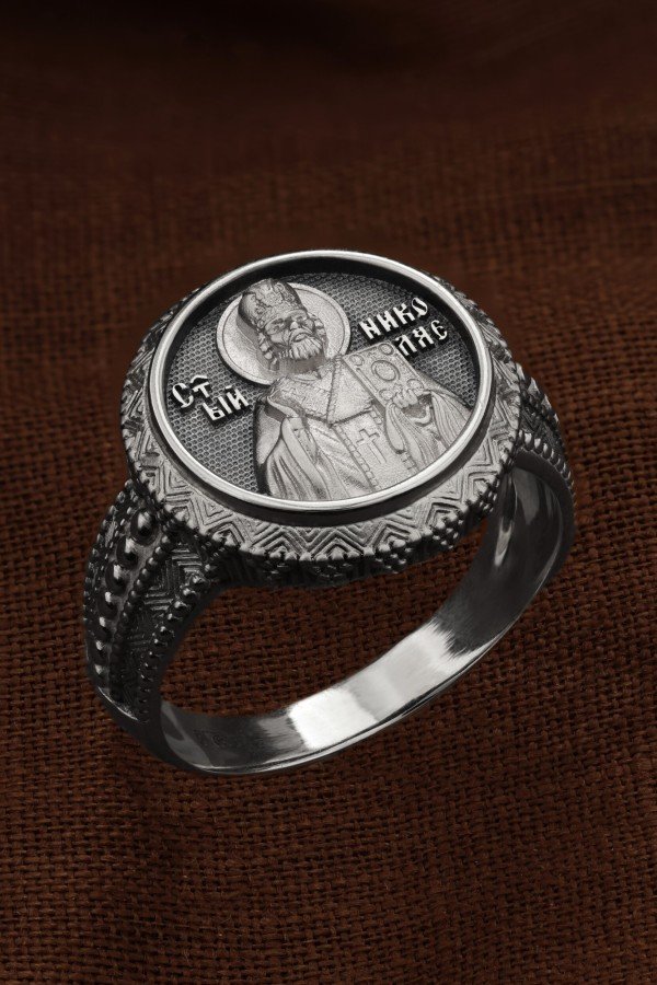 Кольцо из белого золота