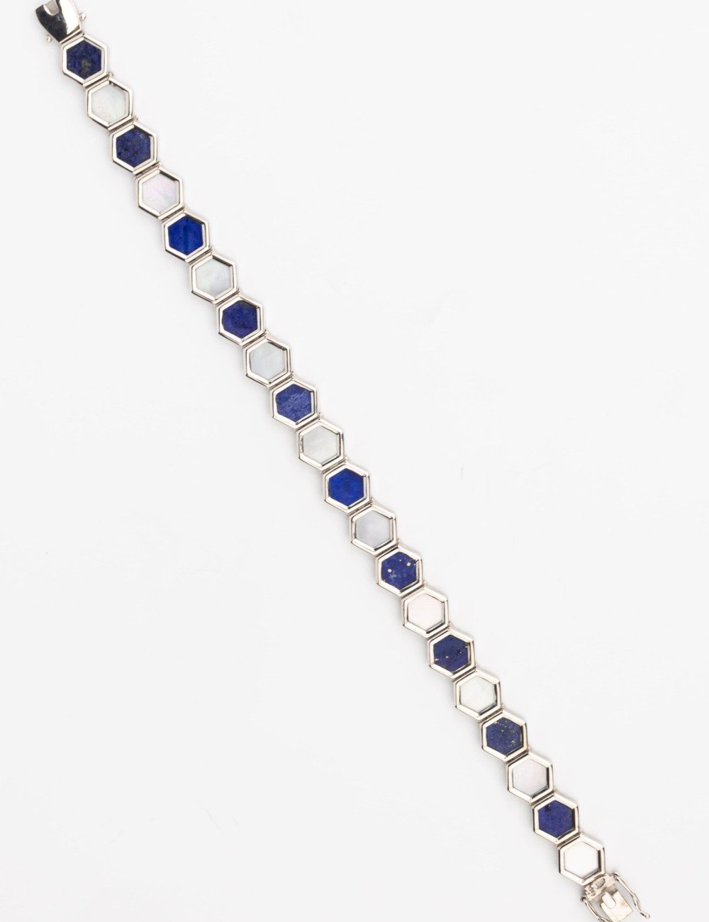 Браслет из белого золота c лазуритом и перламутром