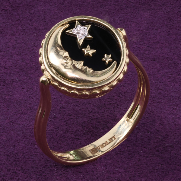 Кольцо из лимонного золота 585 пробы c бриллиантами, ониксом и перламутром