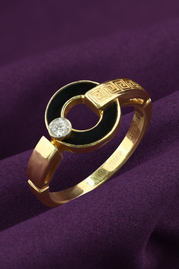 Кольцо из лимонного золота c бриллиантами и ониксом