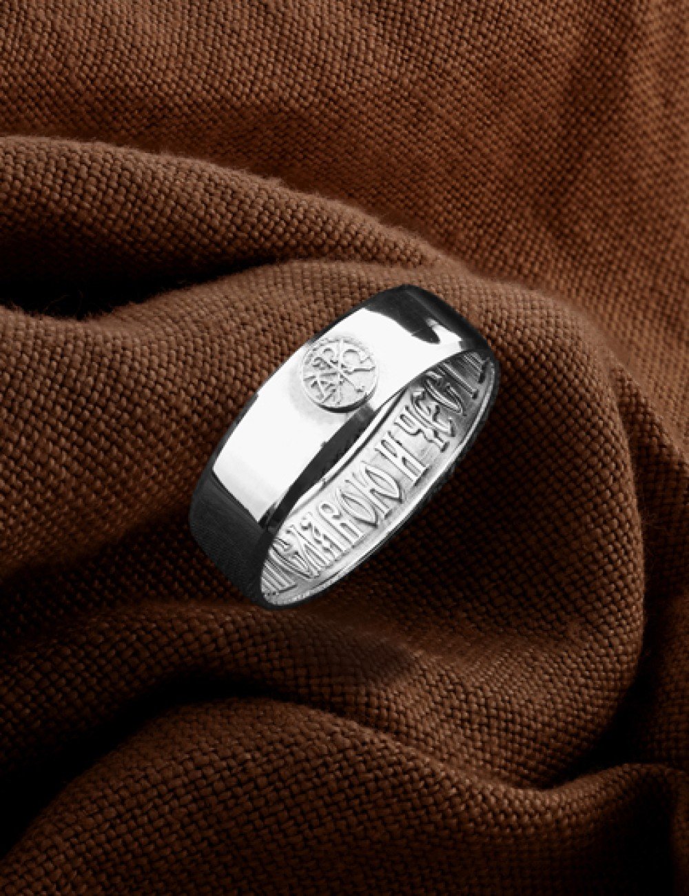 Кольцо из белого золота