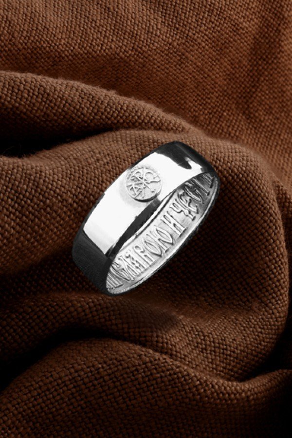 Кольцо из белого золота