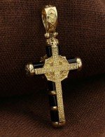 Крест из лимонного золота c ониксом