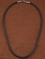 Гайтан из белого золота c кожаным шнурком