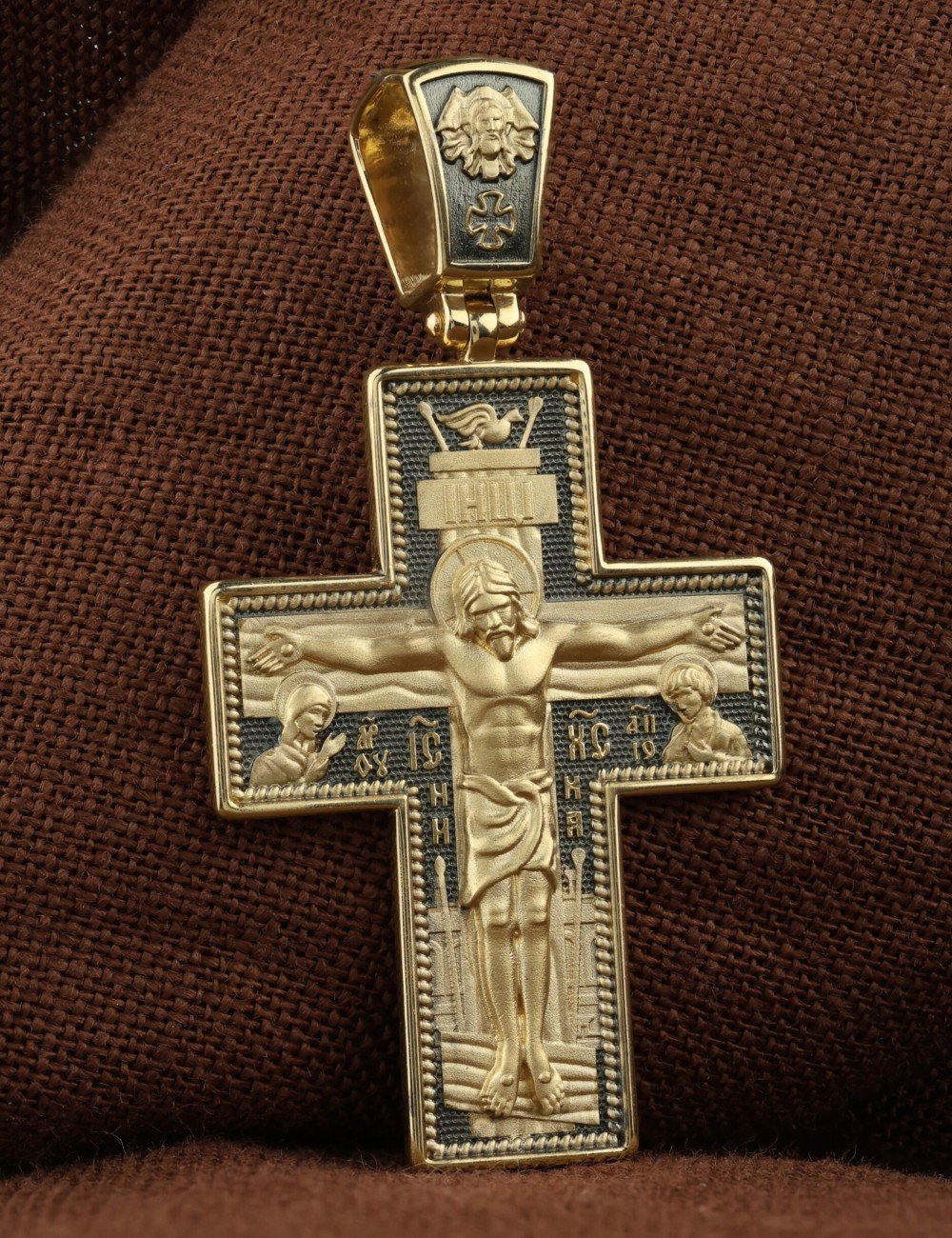 Крест из лимонного золота