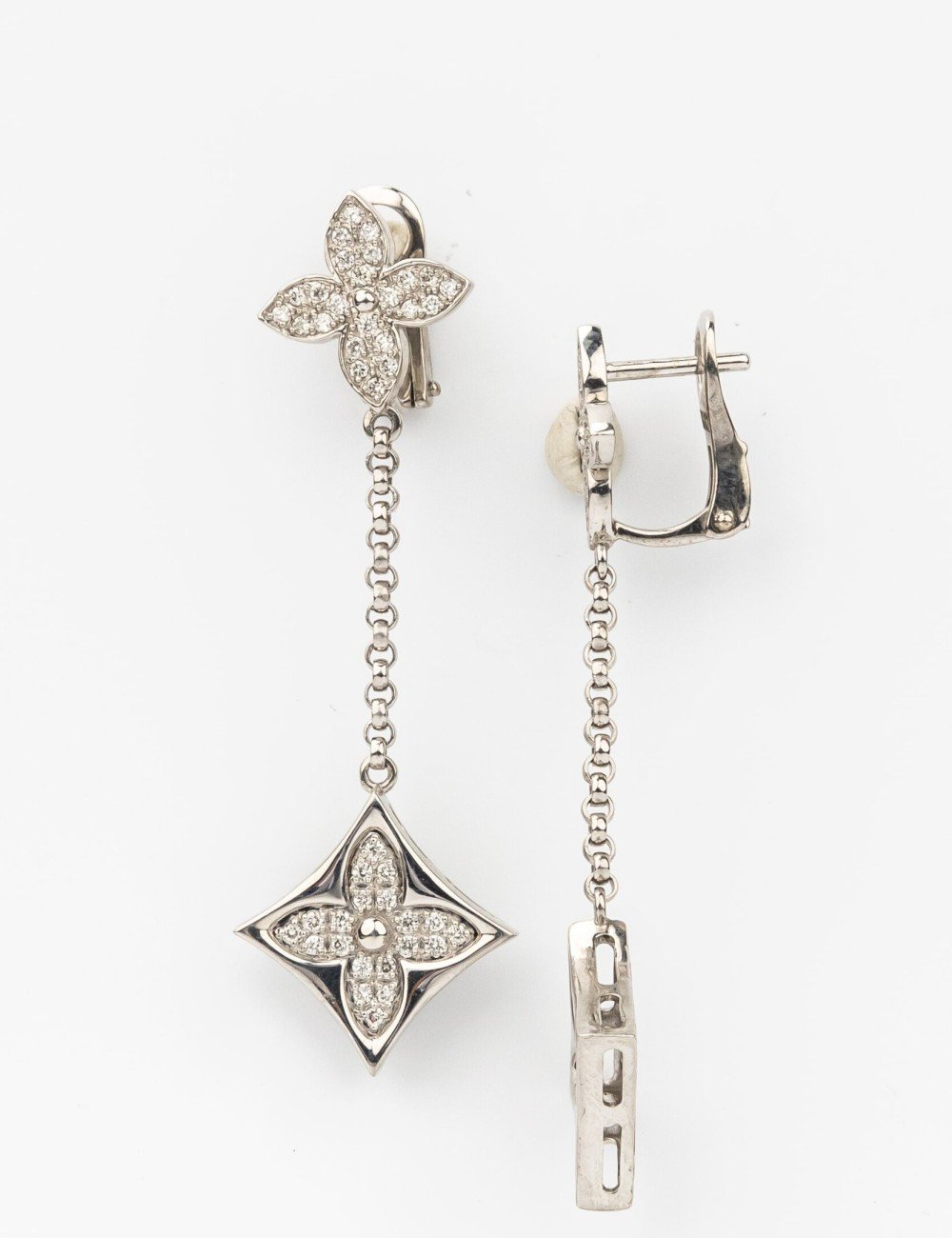 Серьги из белого золота c бриллиантами