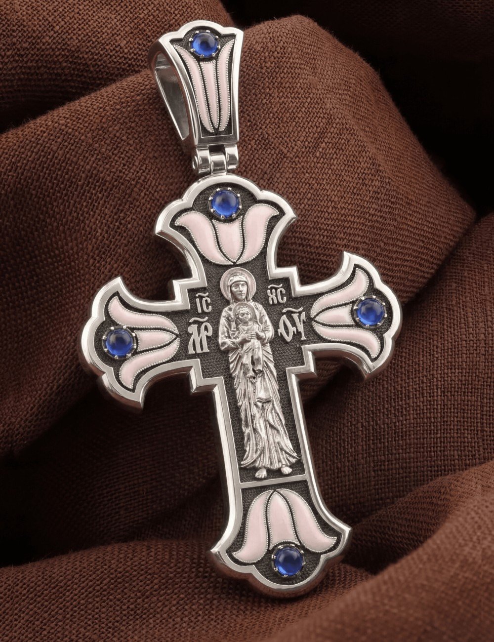 Крест из белого золота c эмалью и сапфиром