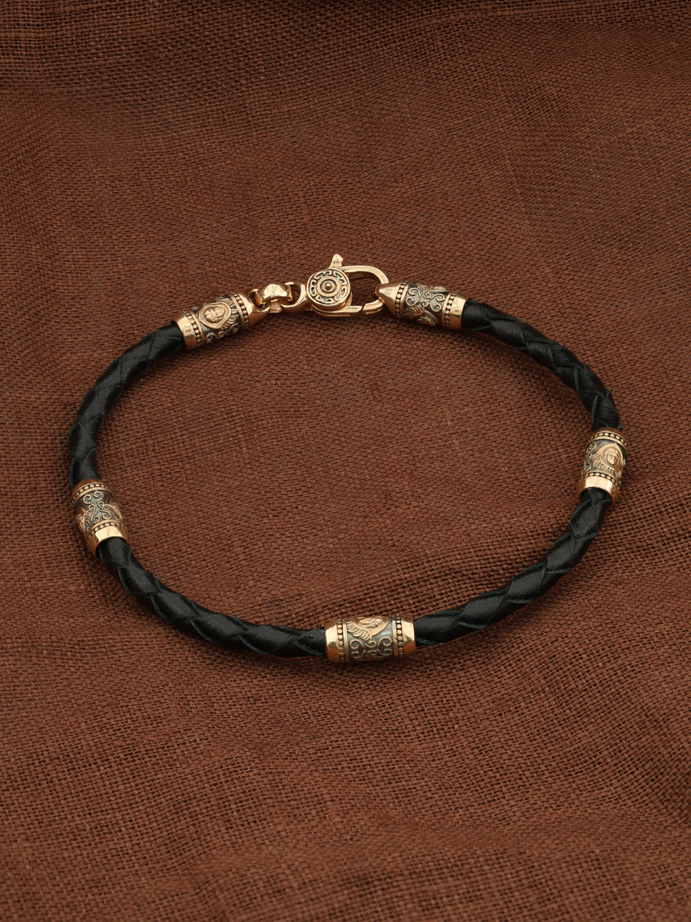 Браслет-шнурок из красного золота 585 пробы c кожаным шнурком