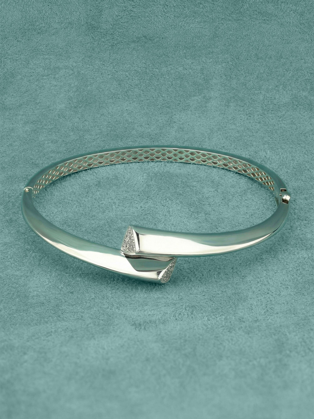 Браслет из белого золота 585 пробы c бриллиантами