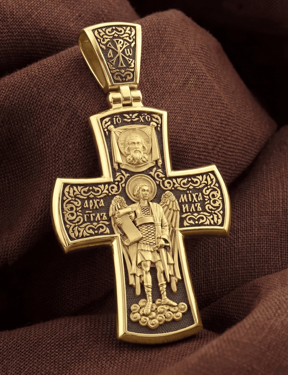 Крест из лимонного золота