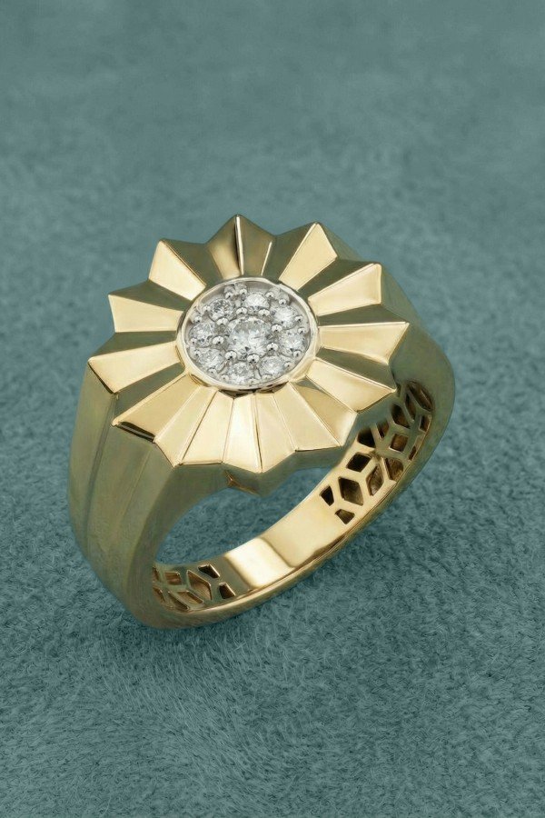 Кольцо из лимонного золота c бриллиантами