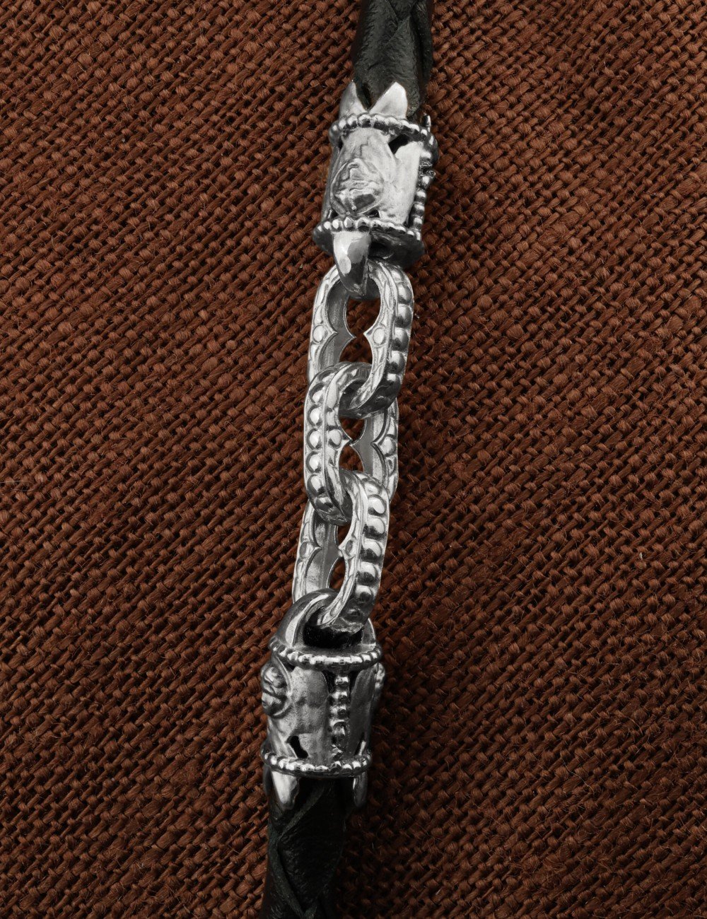 Гайтан из белого золота c кожаным шнурком