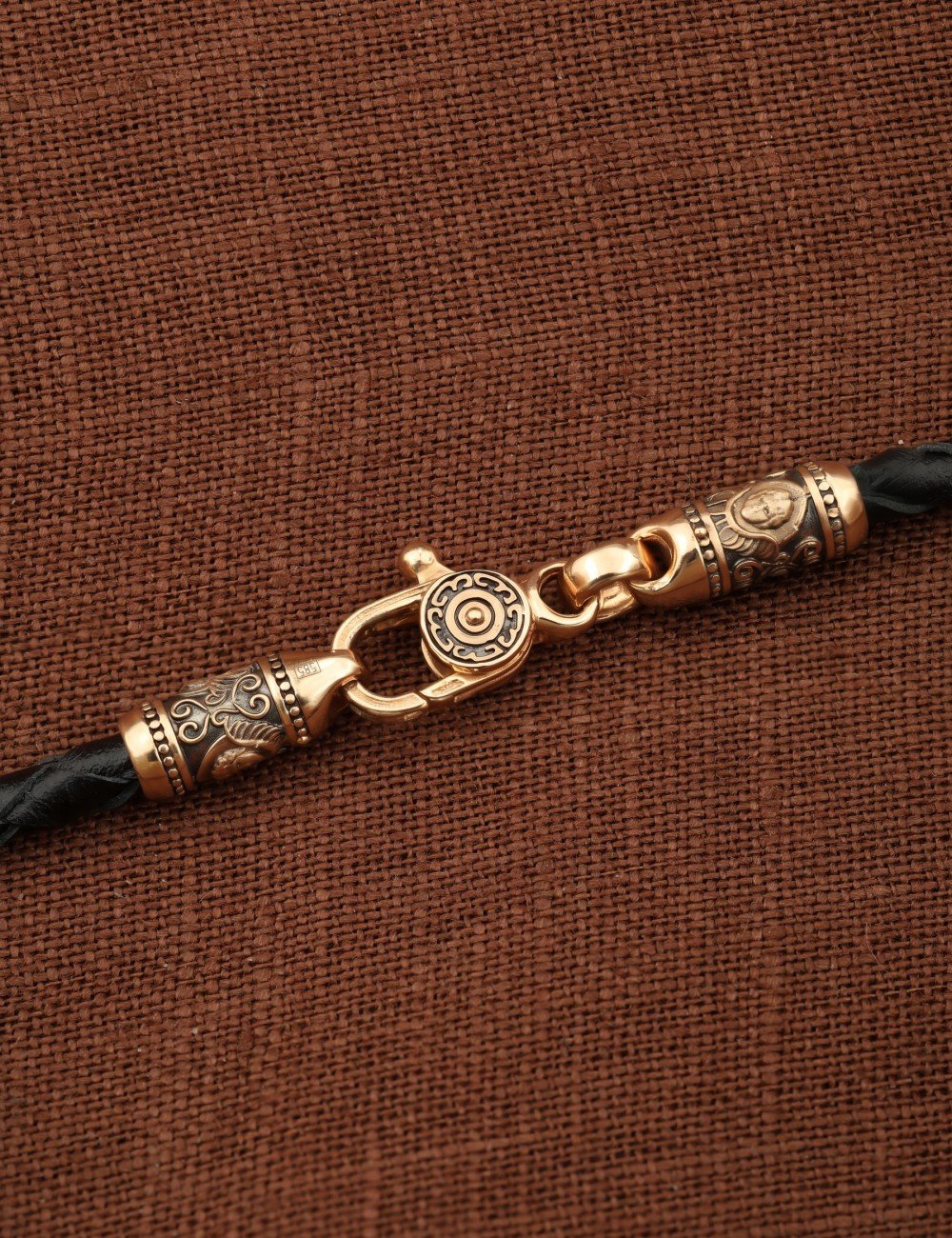 Гайтан из золота c кожаным шнурком