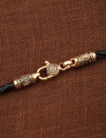 Гайтан из золота c кожаным шнурком